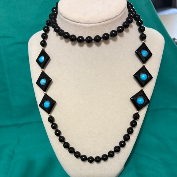 Elegant Black and Blue Beaded Necklace - Picture 1 of 3